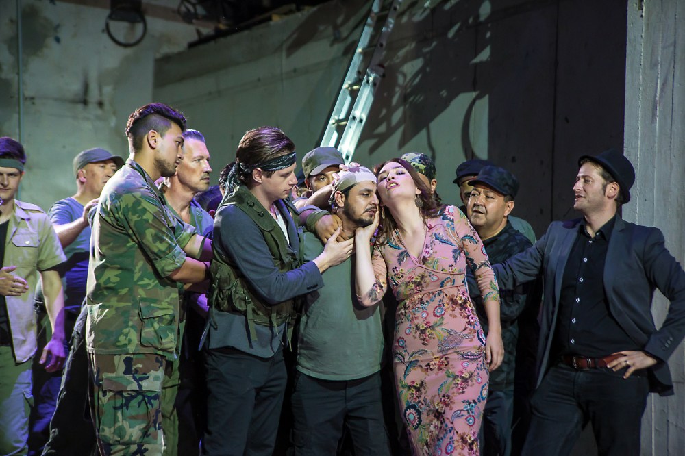 Carmen_Pouya_Lanz_Soldaten_Foto_Misha_Jackl