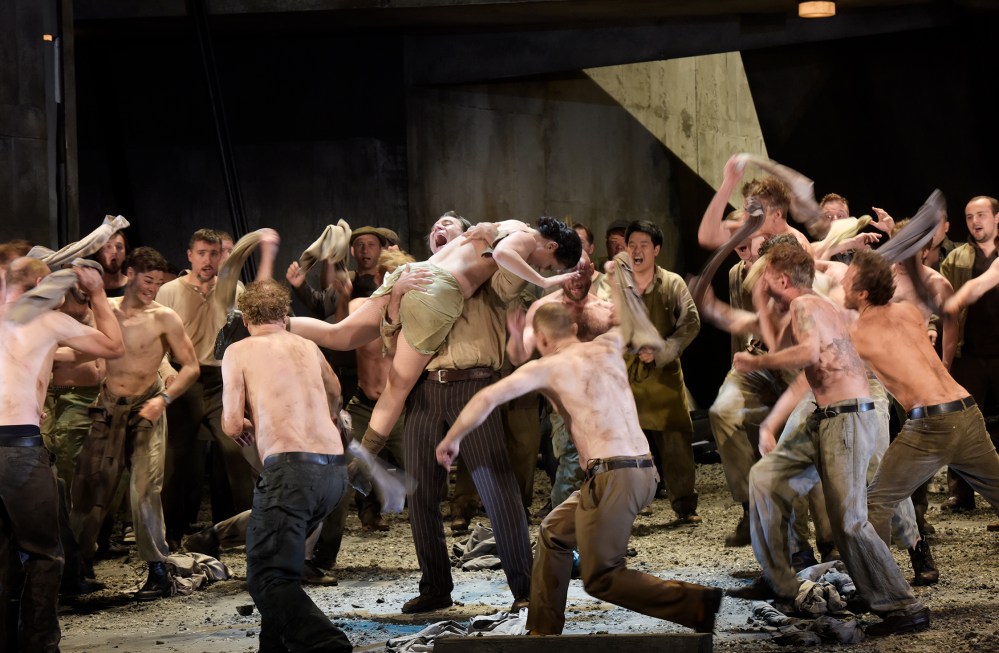 hires-02_LadyMacbethVonMzensk_2017_BrandonJovanovich_EvgeniaMuraveva_c_SF_ThomasAurin